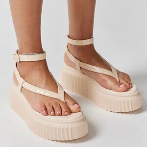 CIRCUS NY Women's Elana Platform Sandals